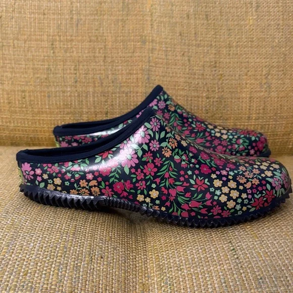 Size 9 Floral Western Chief Garden Women's Clogs - Picture 2 of 5